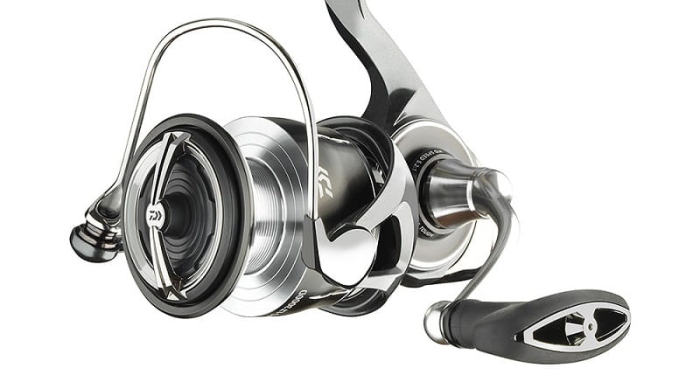/environment/cache/images/productGfx_126466_700_700/Daiwa-Kolowrotek-24-Luvias-LT-2500-1.jpg